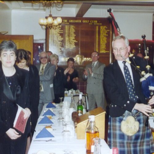 Piping in Top Table 2000